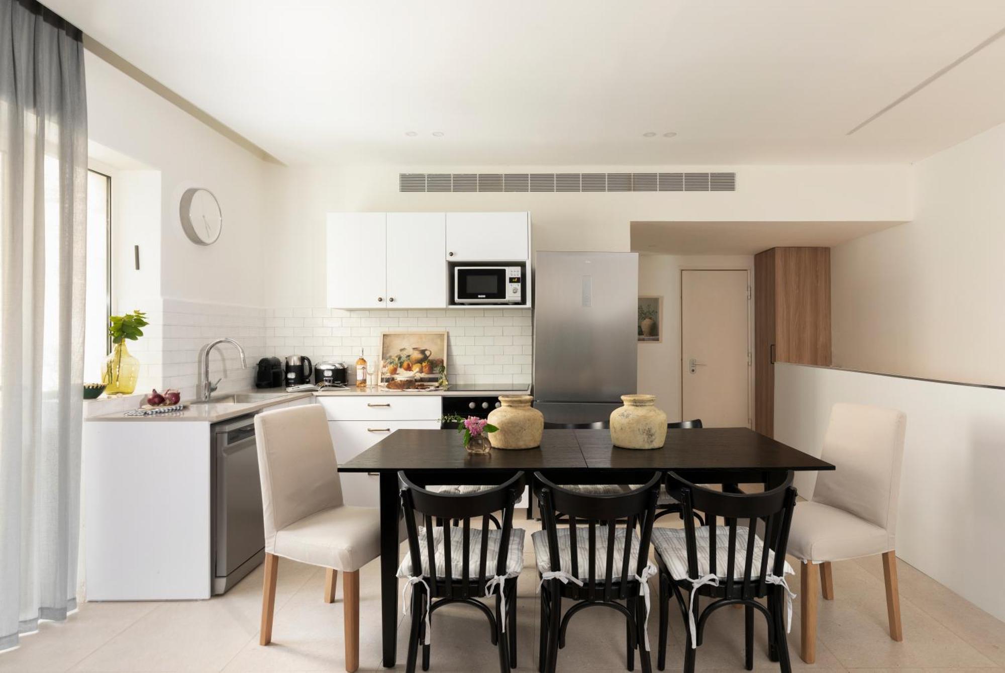 The J Luxury Apartments - By Localz Group Yerusalem Bagian luar foto
