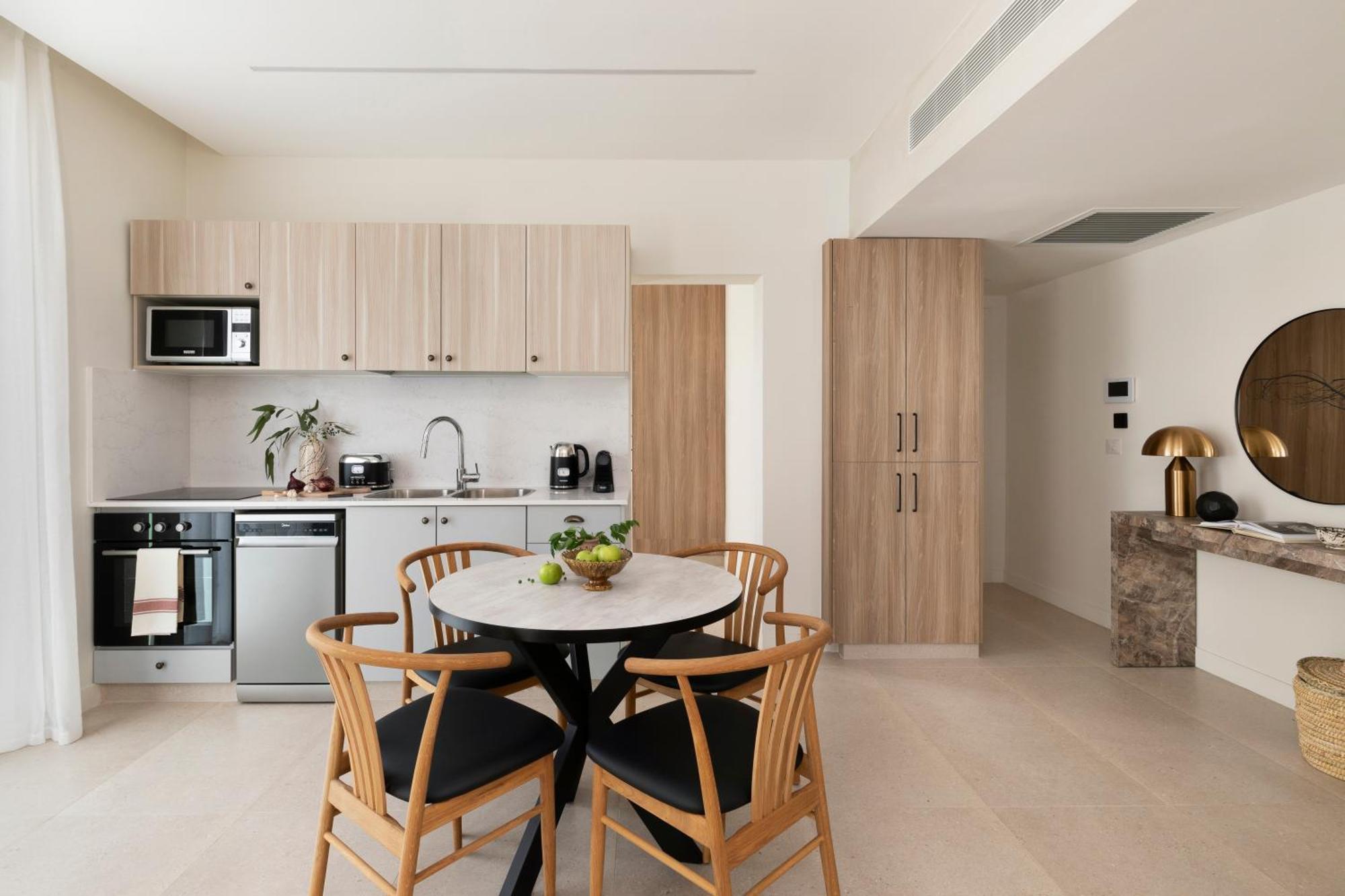 The J Luxury Apartments - By Localz Group Yerusalem Bagian luar foto