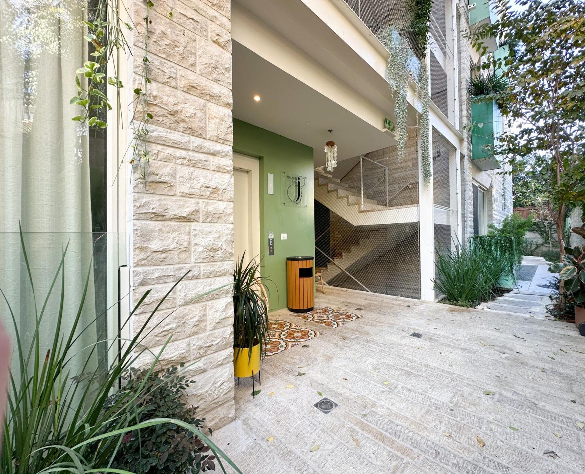 The J Luxury Apartments - By Localz Group Yerusalem Bagian luar foto